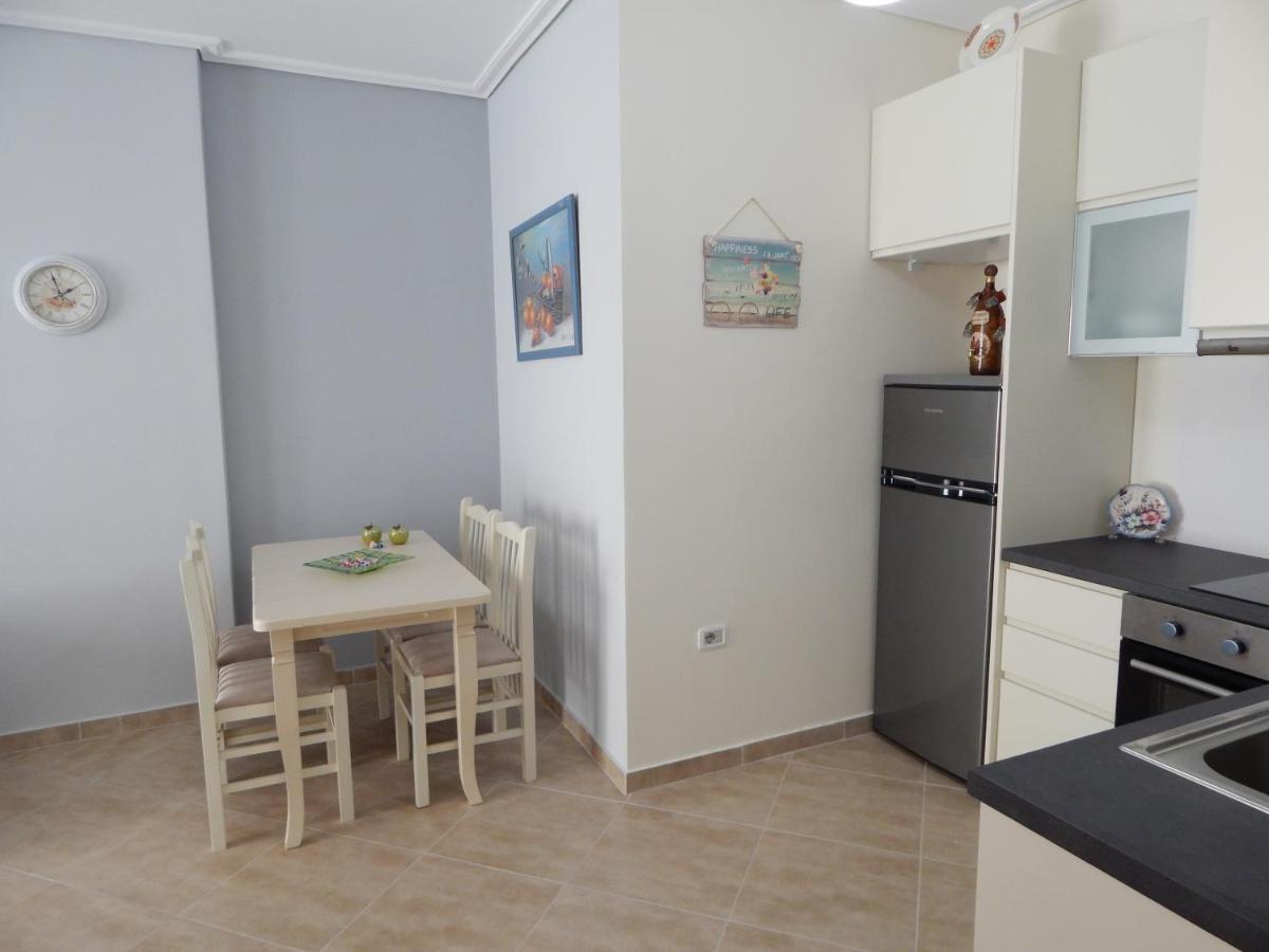 Modern Spacious 1 Bedroom Flat Next To The Beach Vlorë Exterior foto