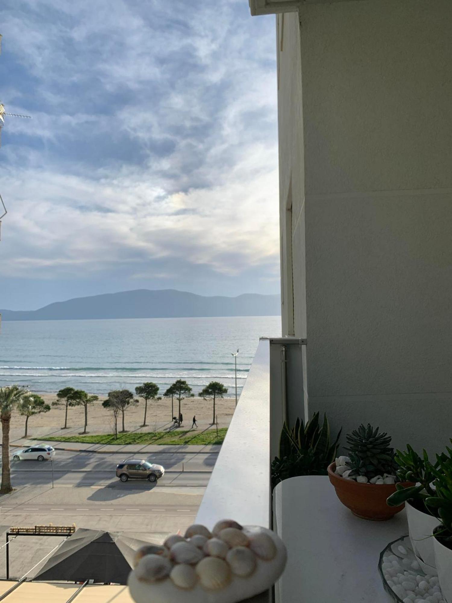 Modern Spacious 1 Bedroom Flat Next To The Beach Vlorë Exterior foto