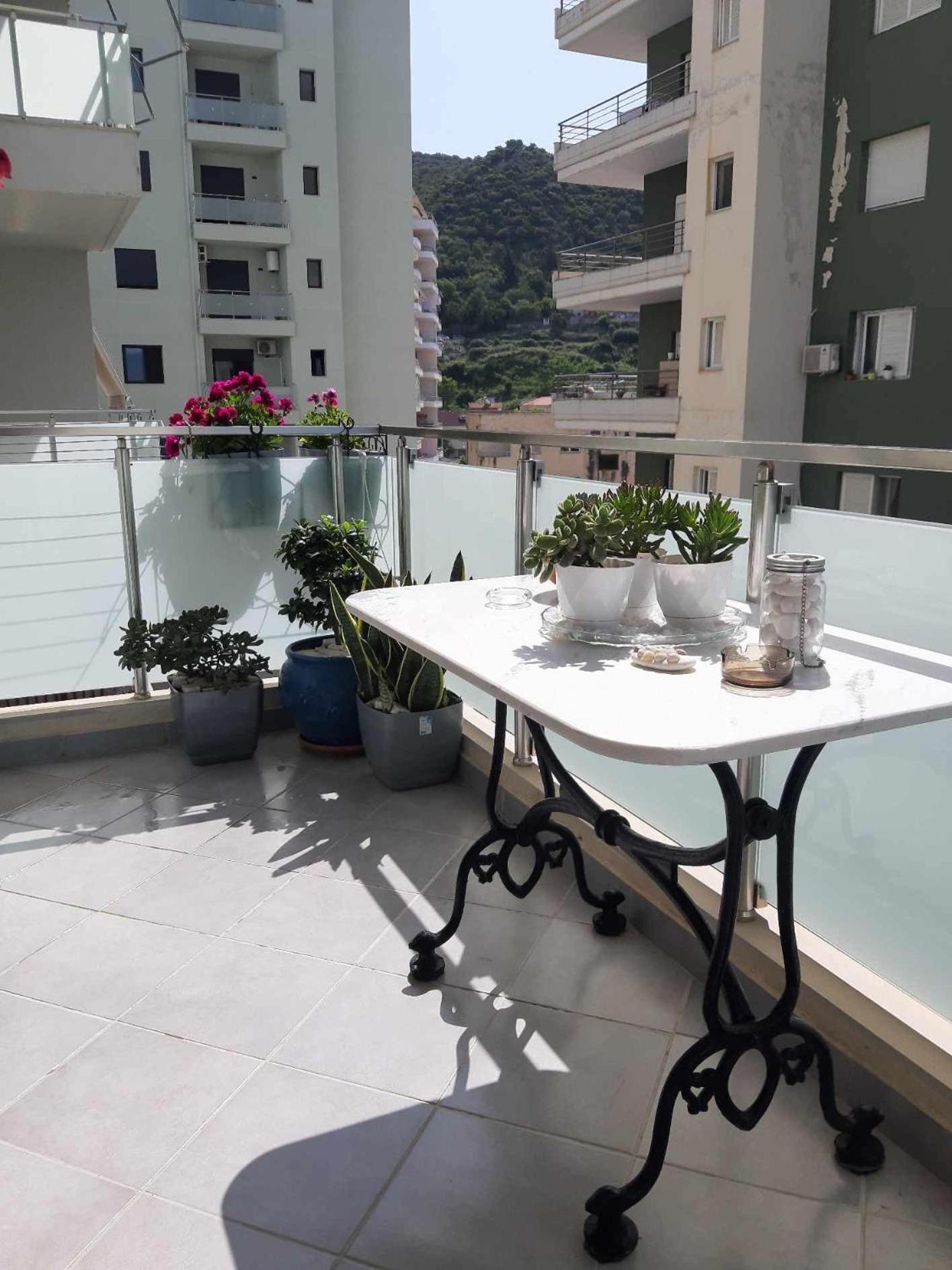 Modern Spacious 1 Bedroom Flat Next To The Beach Vlorë Exterior foto